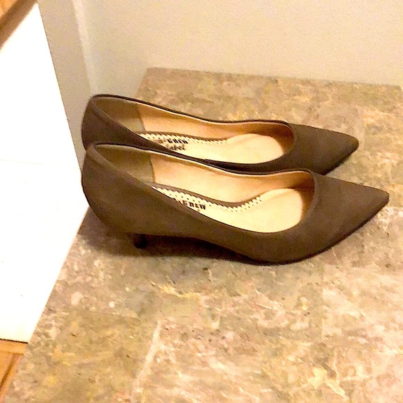 🔥Brown suede leather kitten heel pointy toe pump🦋 - Picture 2 of 4